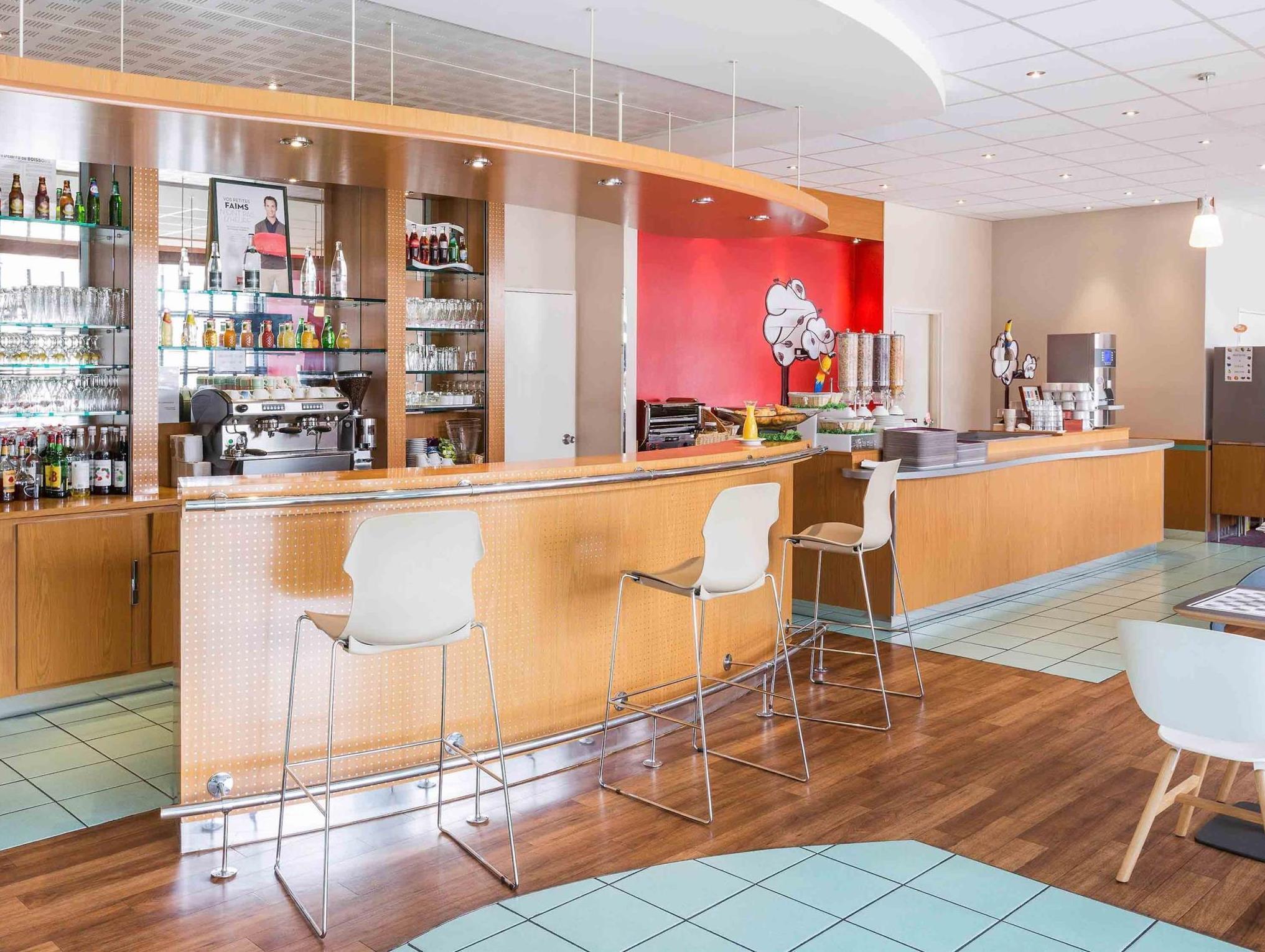 Ibis Centre Gare Sud Hotel 3*