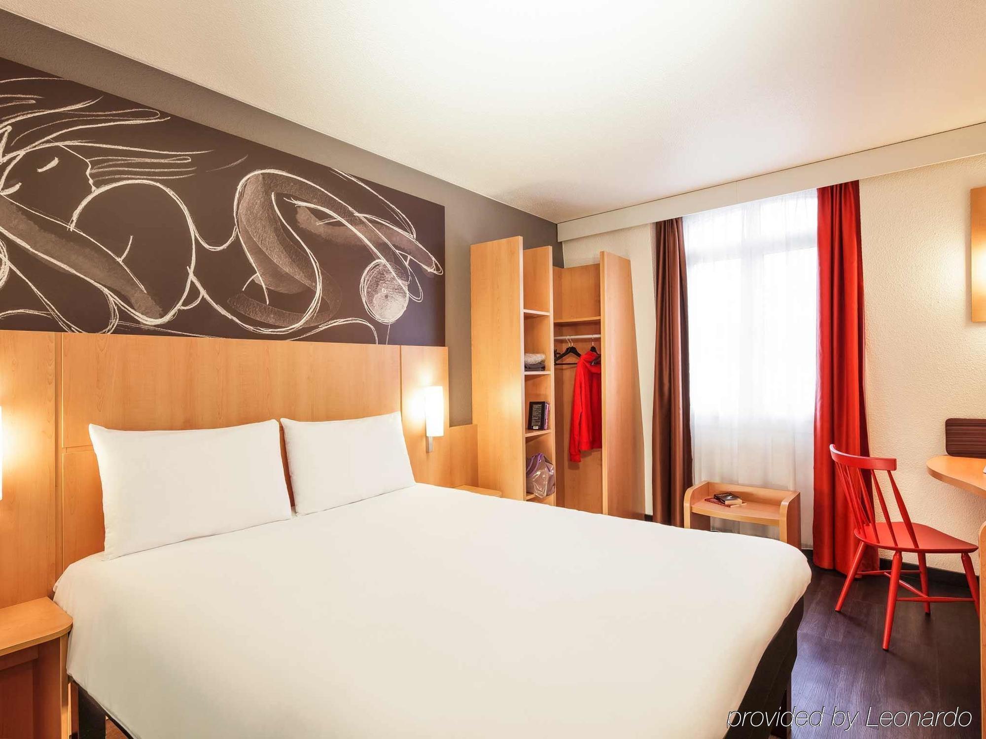 Hotel Ibis Centre Gare Sud 3*
