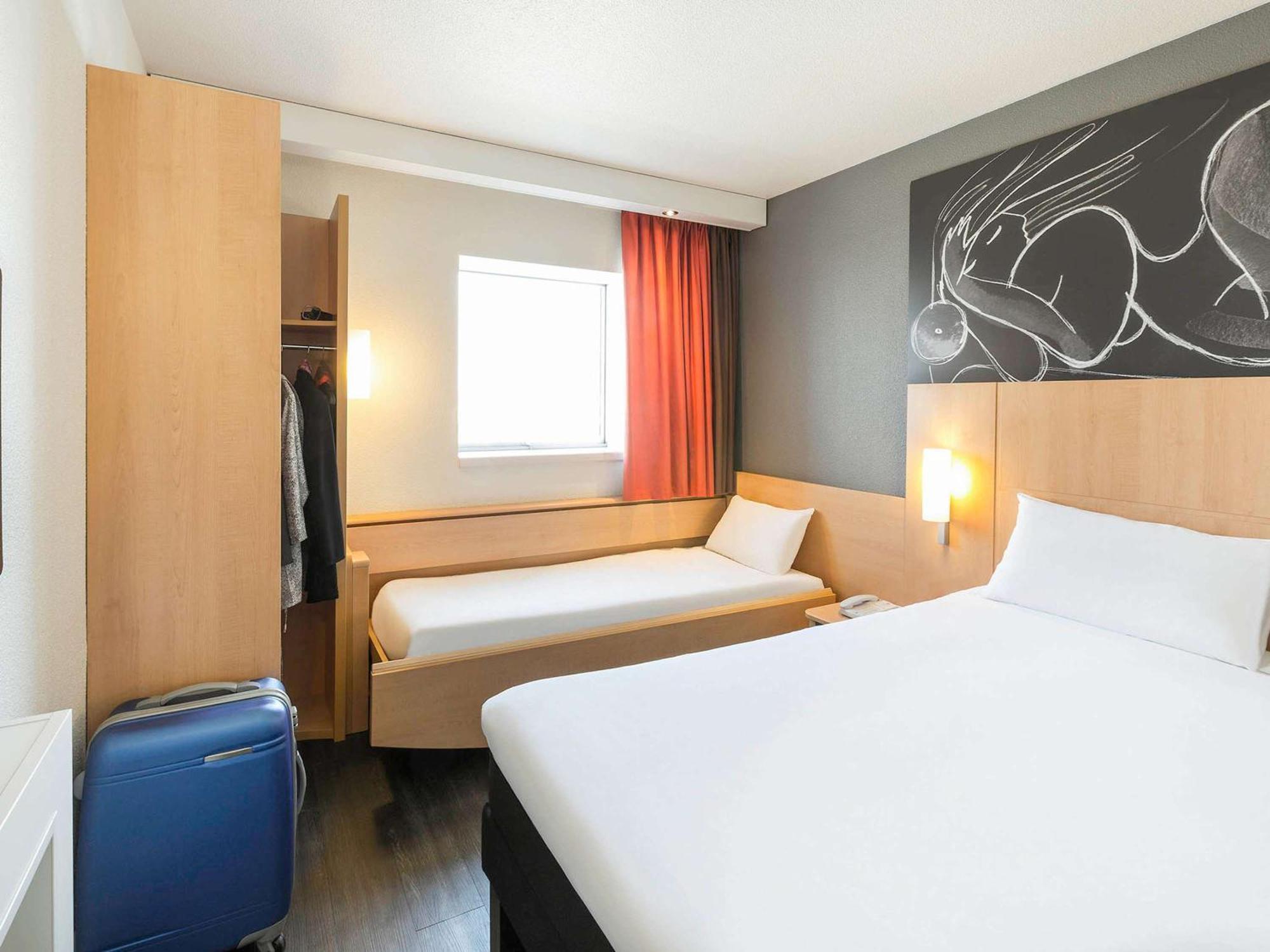 Hotel Ibis Centre Gare Sud 3*